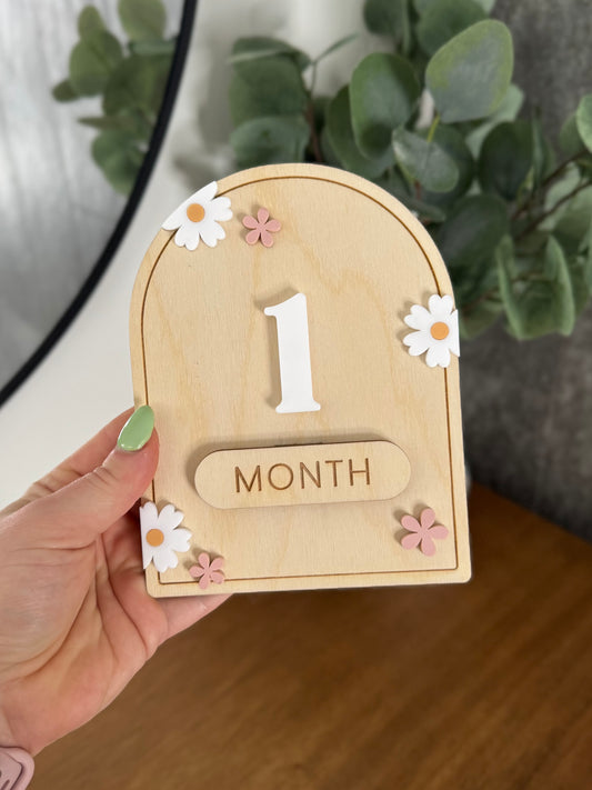 Newborn Milestone - Daisy
