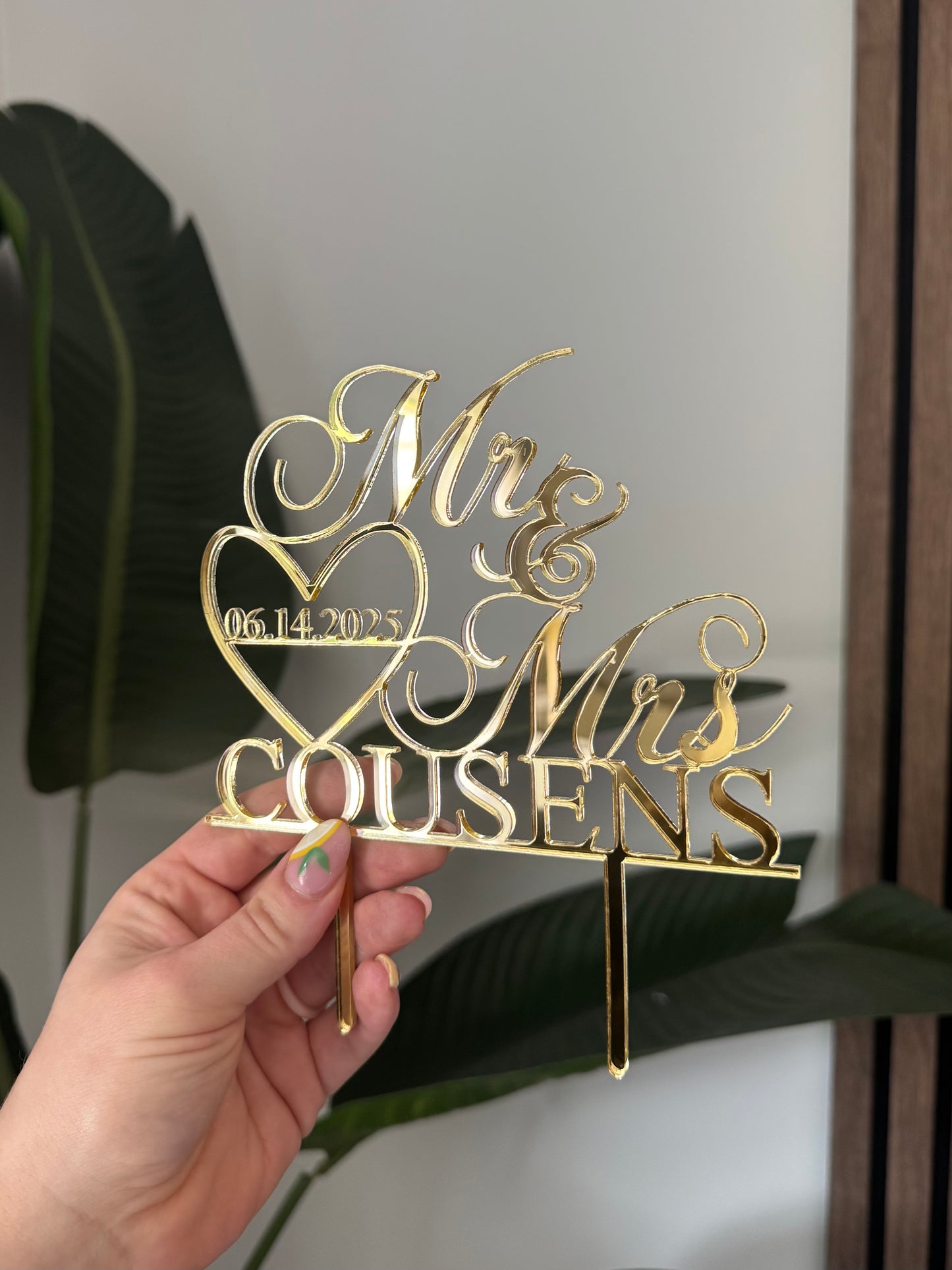 Wedding Cake Topper Mr & Mrs