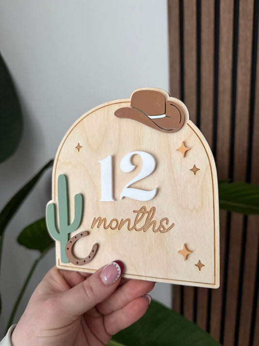 Newborn Milestone - Western