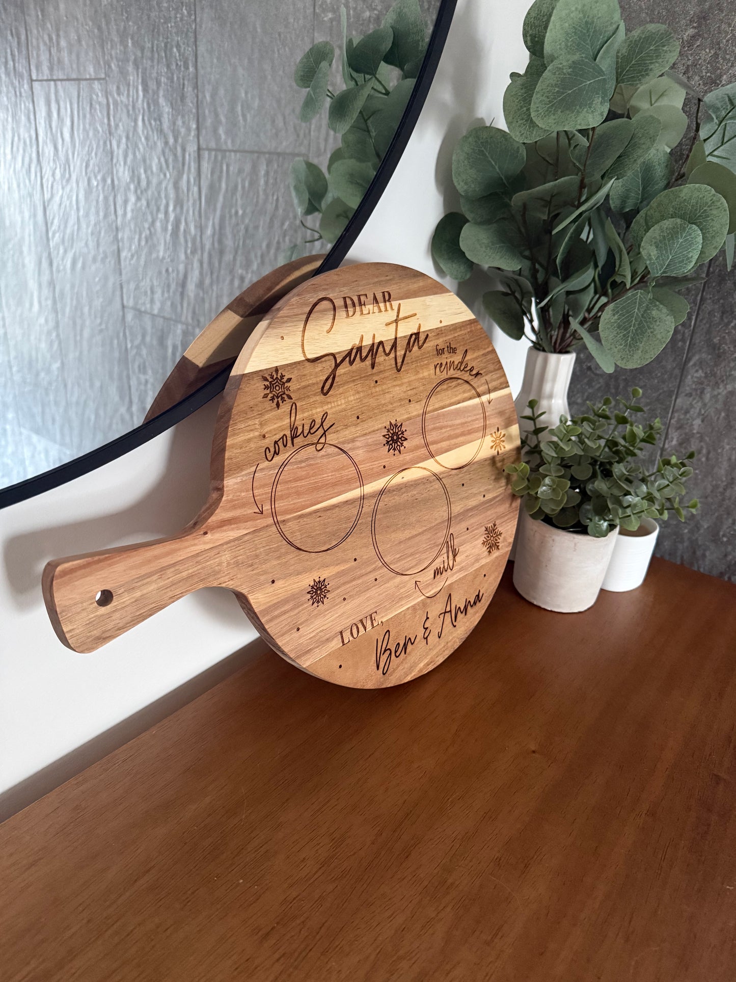 Round Acacia Serving Board - Christmas Eve