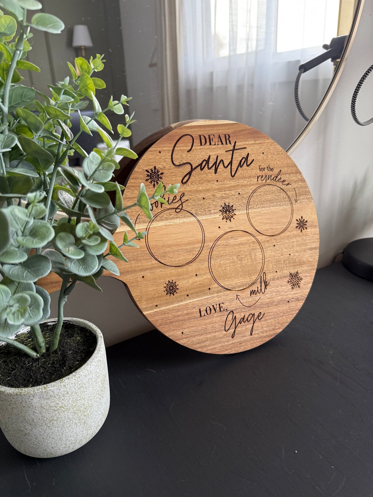 Round Acacia Serving Board - Christmas Eve